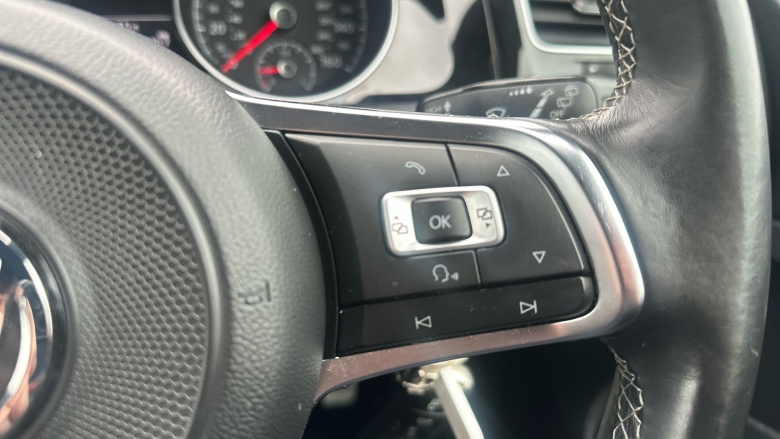 Volkswagen Golf 2.0 TDI R-Line 5dr Diesel Hatchback